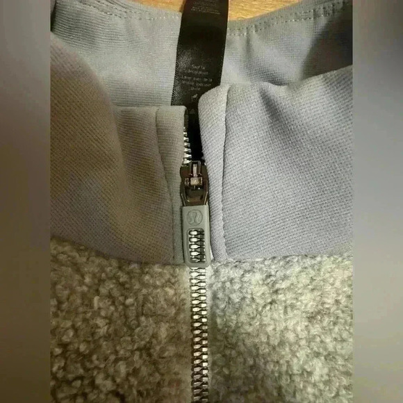 Lululemon Tundra Trek Wool Blend 1/2 zip - Picture 9 of 14
